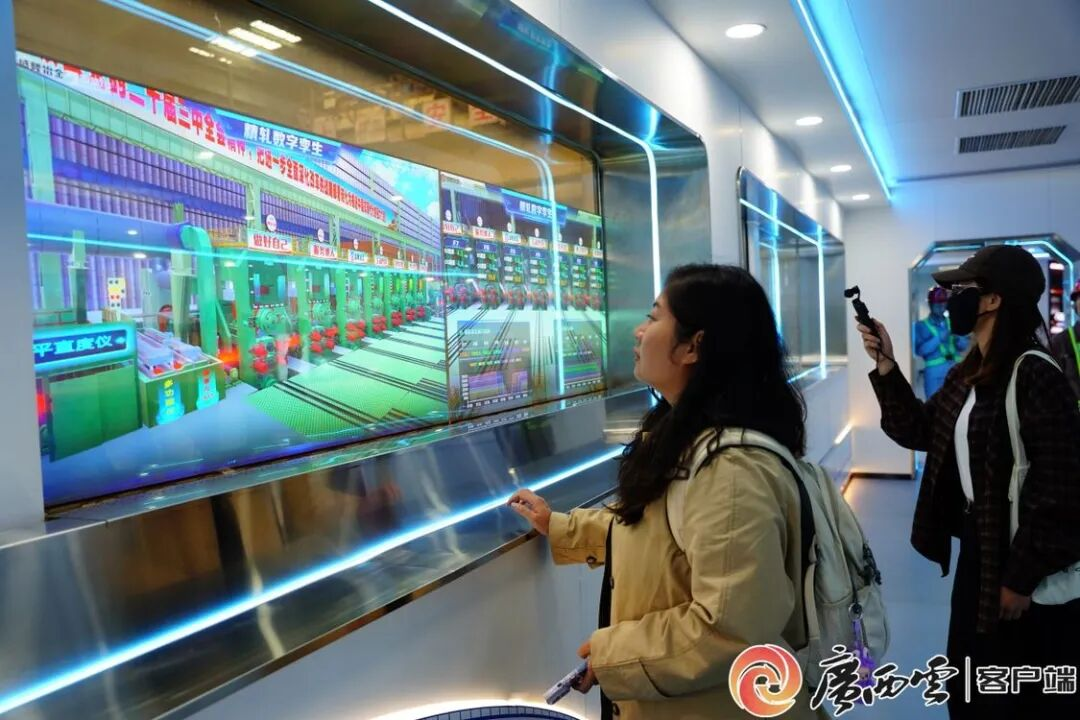 采风团走进广西7790必发集团。。。。。 (1).png
