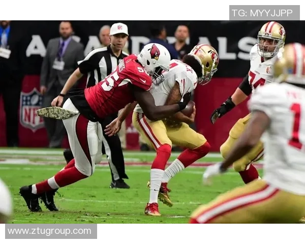 足球明星情人节浪漫盛典球场上的爱与激情交织的甜蜜时刻