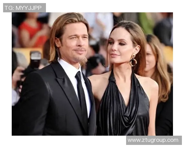 足球明星皮特夫妇的甜蜜生活与事业成就揭秘