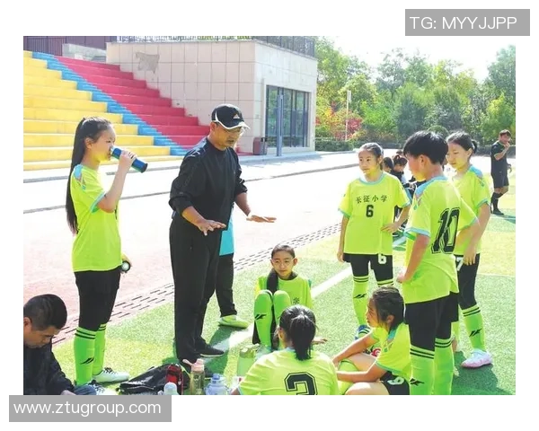 闪耀绿茵场的带灯足球明星们点亮梦想与激情的旅程 闪耀绿茵场的带灯足球明星们点亮梦想与激情的旅程